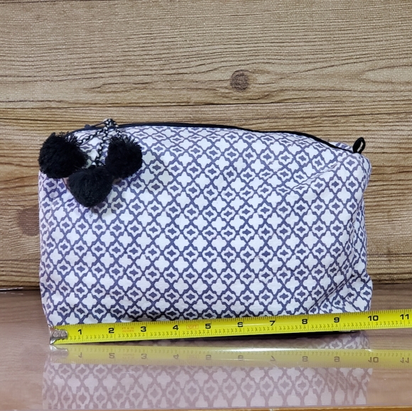 Cosmetic Bag - Picture 6 of 7